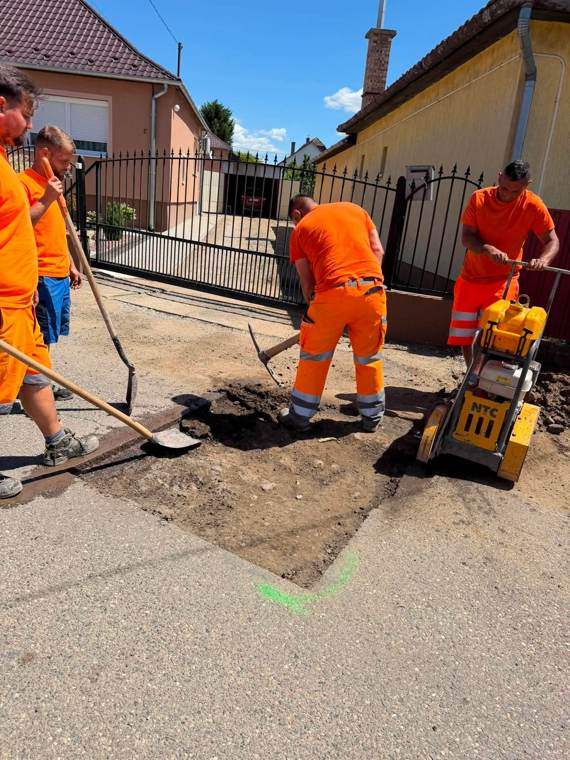 Útburkolat bontása és javítása — V-A Generál Útépítő Kft.